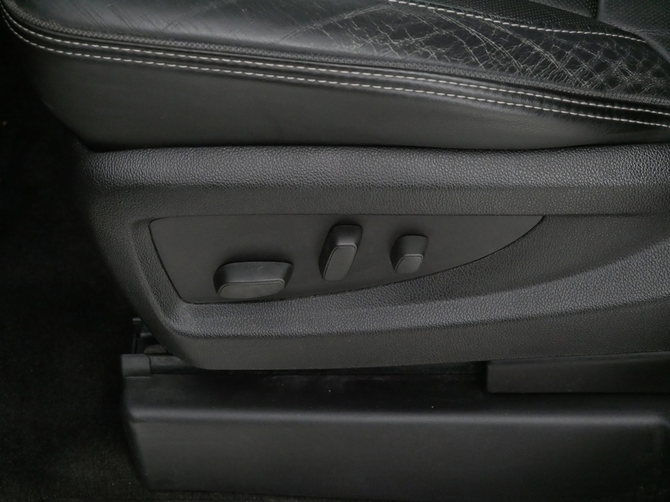 Used 2015 GMC Yukon Denali w/ Open Road Package image 20