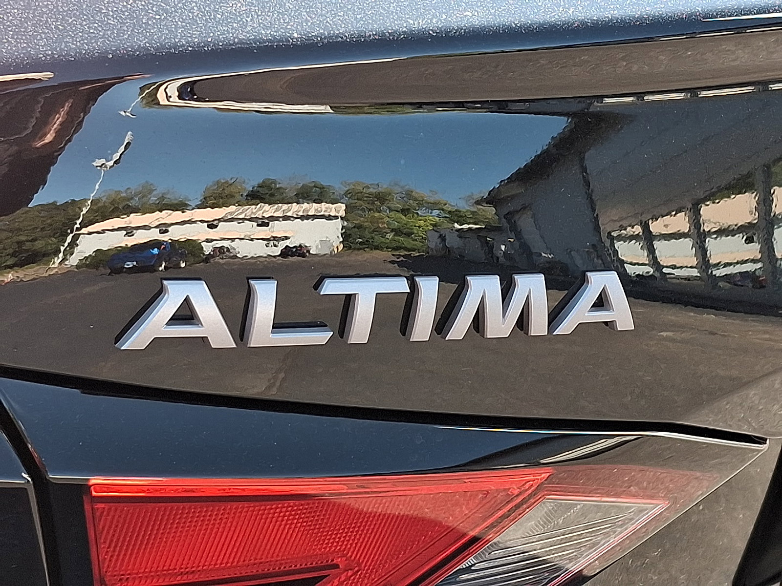 New 2025 Nissan Altima 2.5 SR w/ SR Premium Package image 12