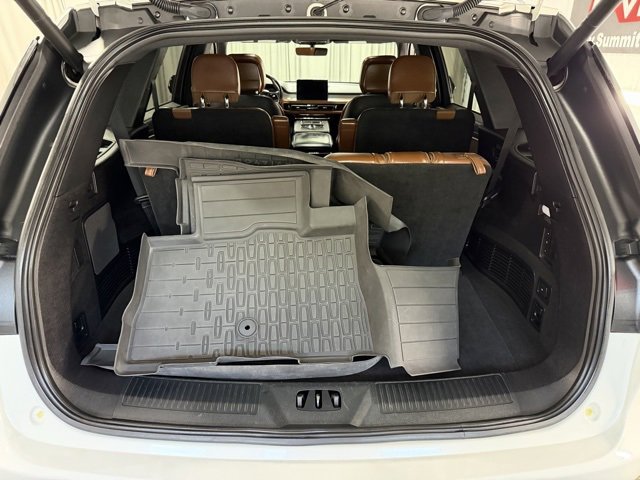 Used 2020 Lincoln Aviator Reserve w/ Elements Package Plus image 9