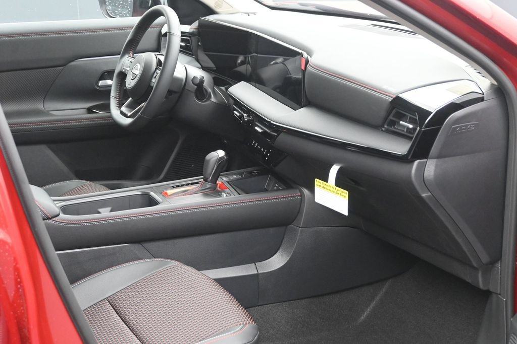 New 2026 Nissan Kicks SR AWD/4WD image 6