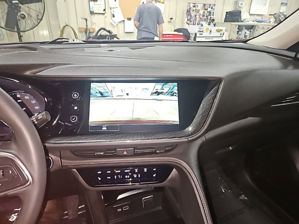 Used 2023 Buick Envision Essence image 18