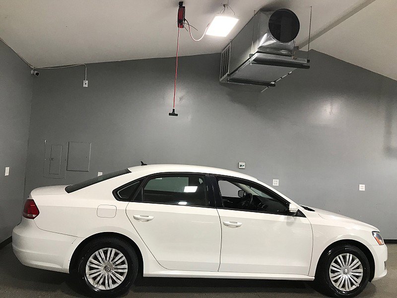 Used 2015 Volkswagen Passat 1.8T Limited Edition image 2