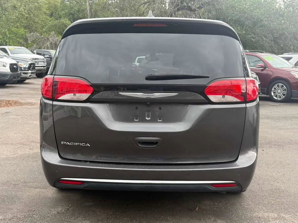 Used 2017 Chrysler Pacifica Touring Plus w/ Tire & Wheel Group image 5