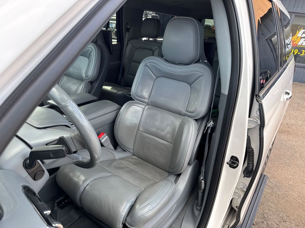 Used 2019 Lincoln Navigator L Reserve w/ Cargo Package AWD/4WD image 12