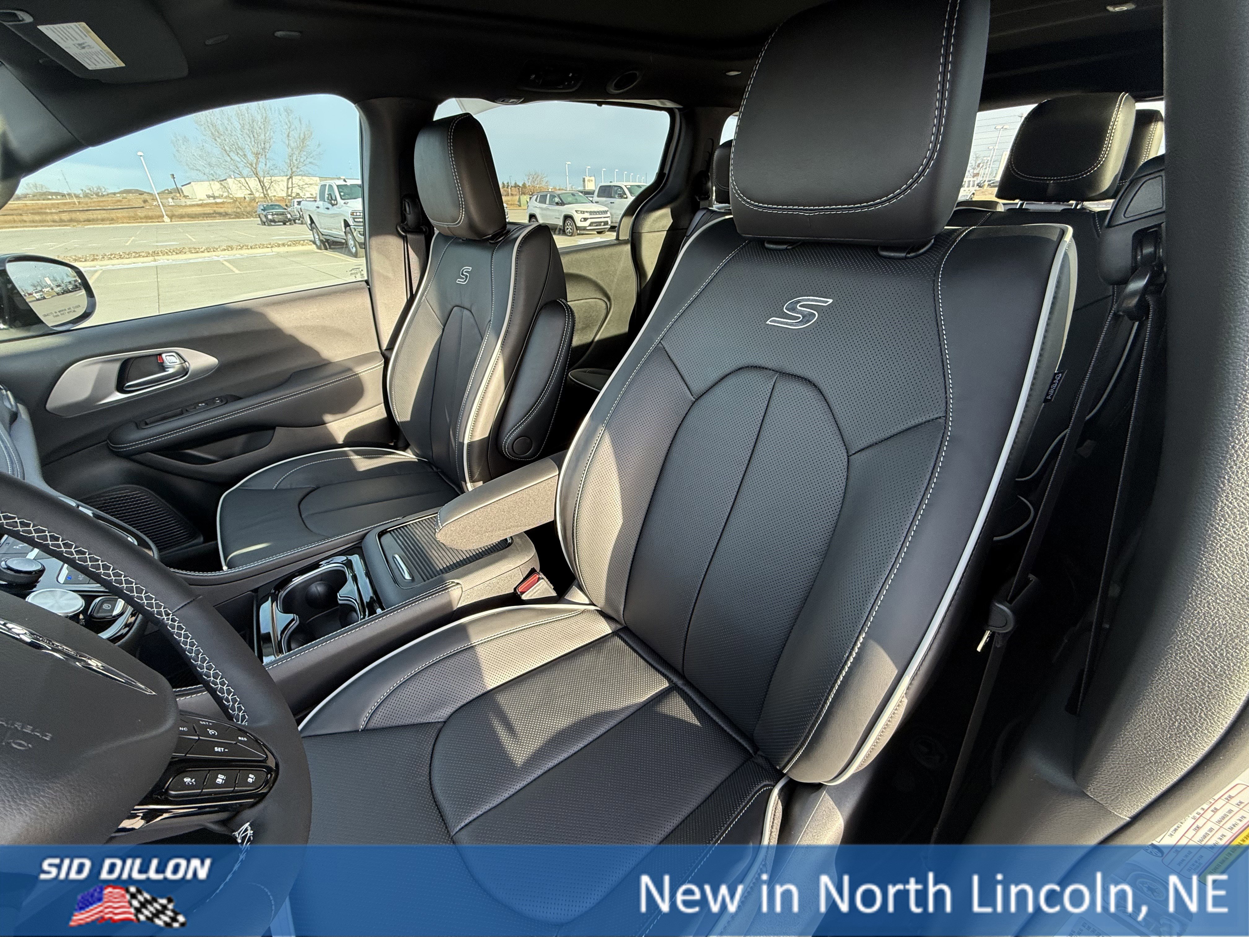 New 2026 Chrysler Pacifica Limited w/ S Appearance Package image 14