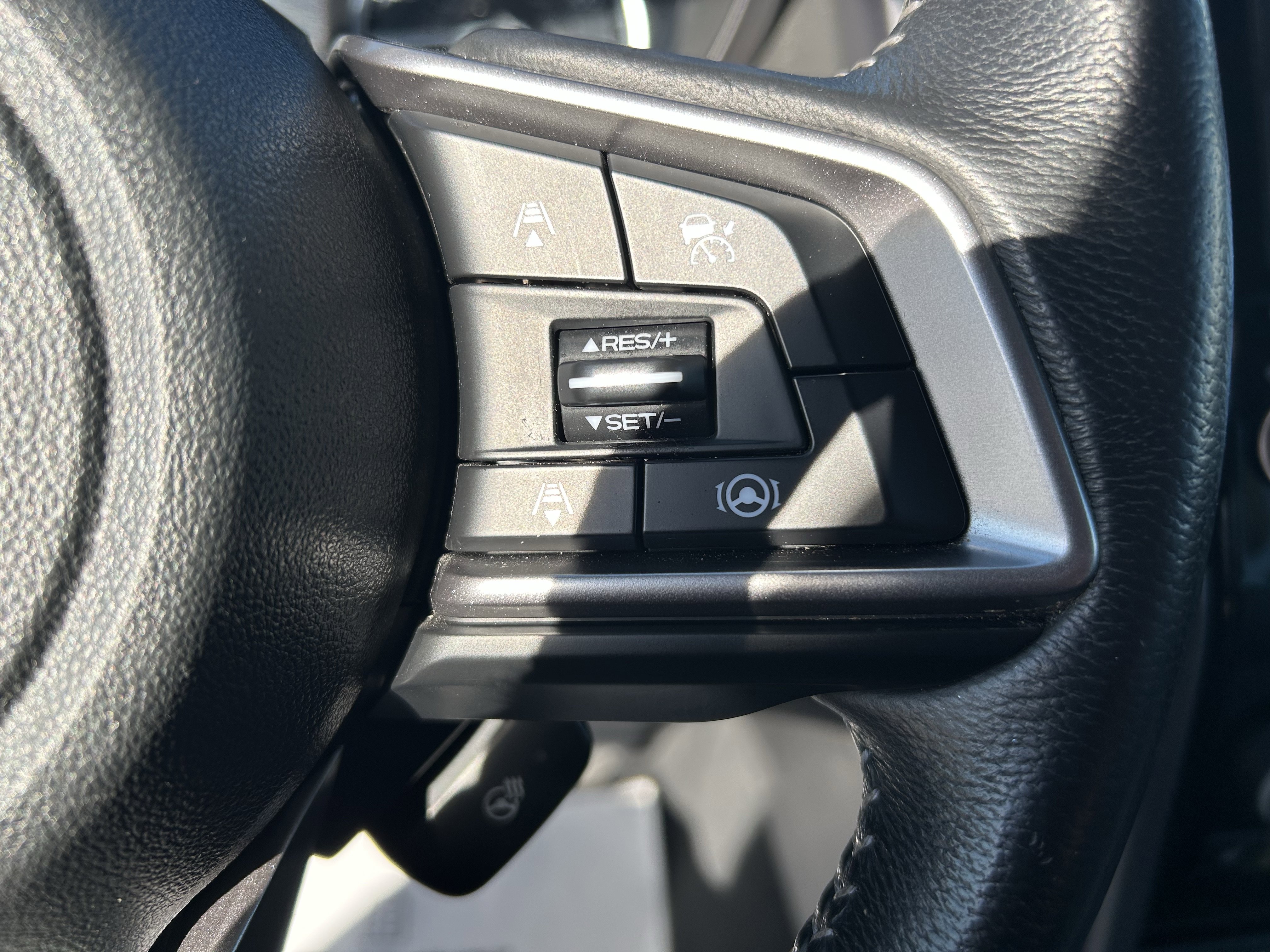 Used 2022 Subaru Ascent Limited w/ Technology Package image 27