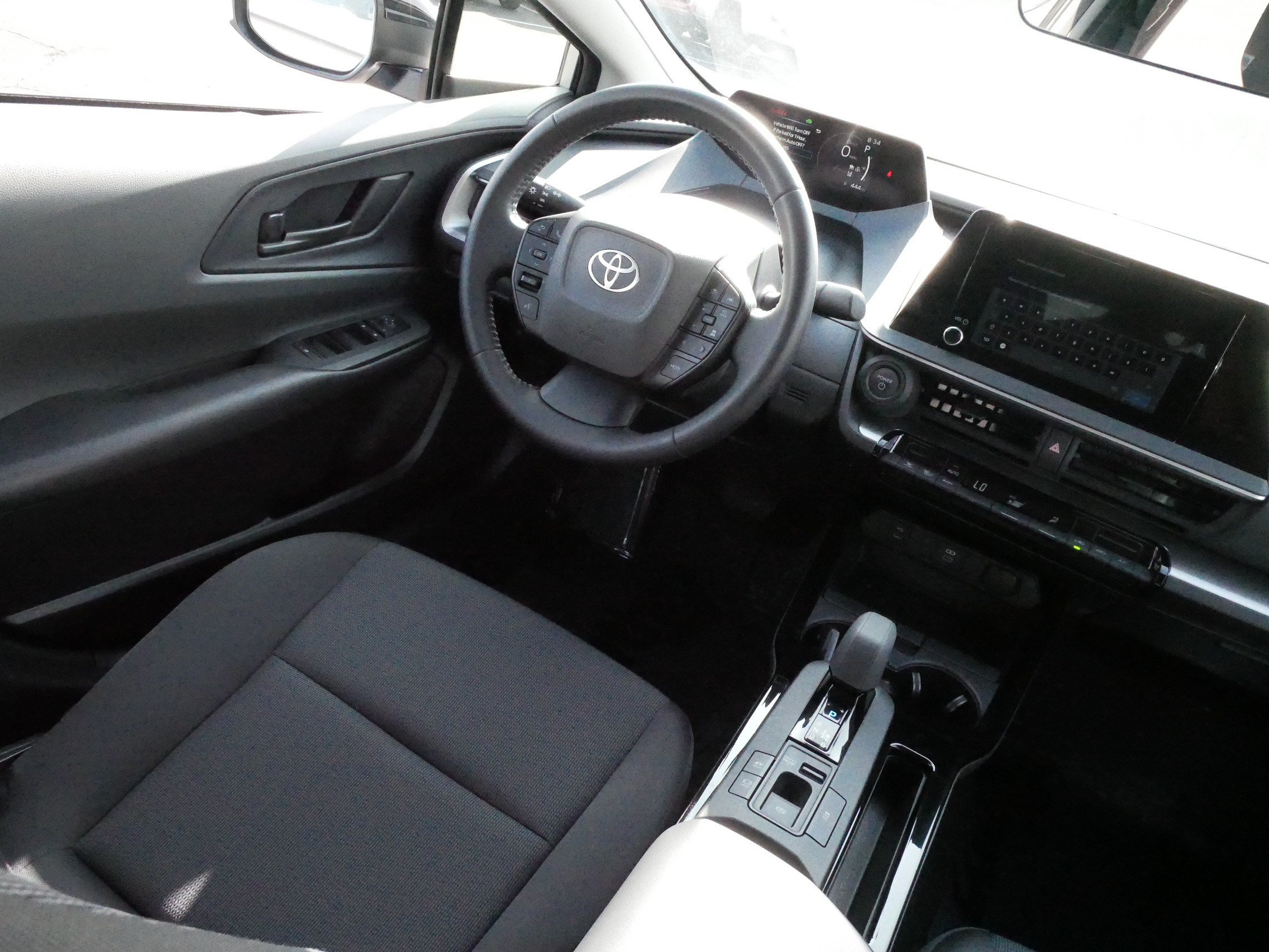 Certified 2025 Toyota Prius LE FWD image 9