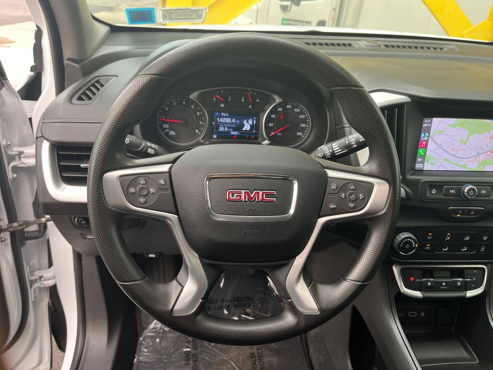Used 2024 GMC Terrain SLE FWD image 24