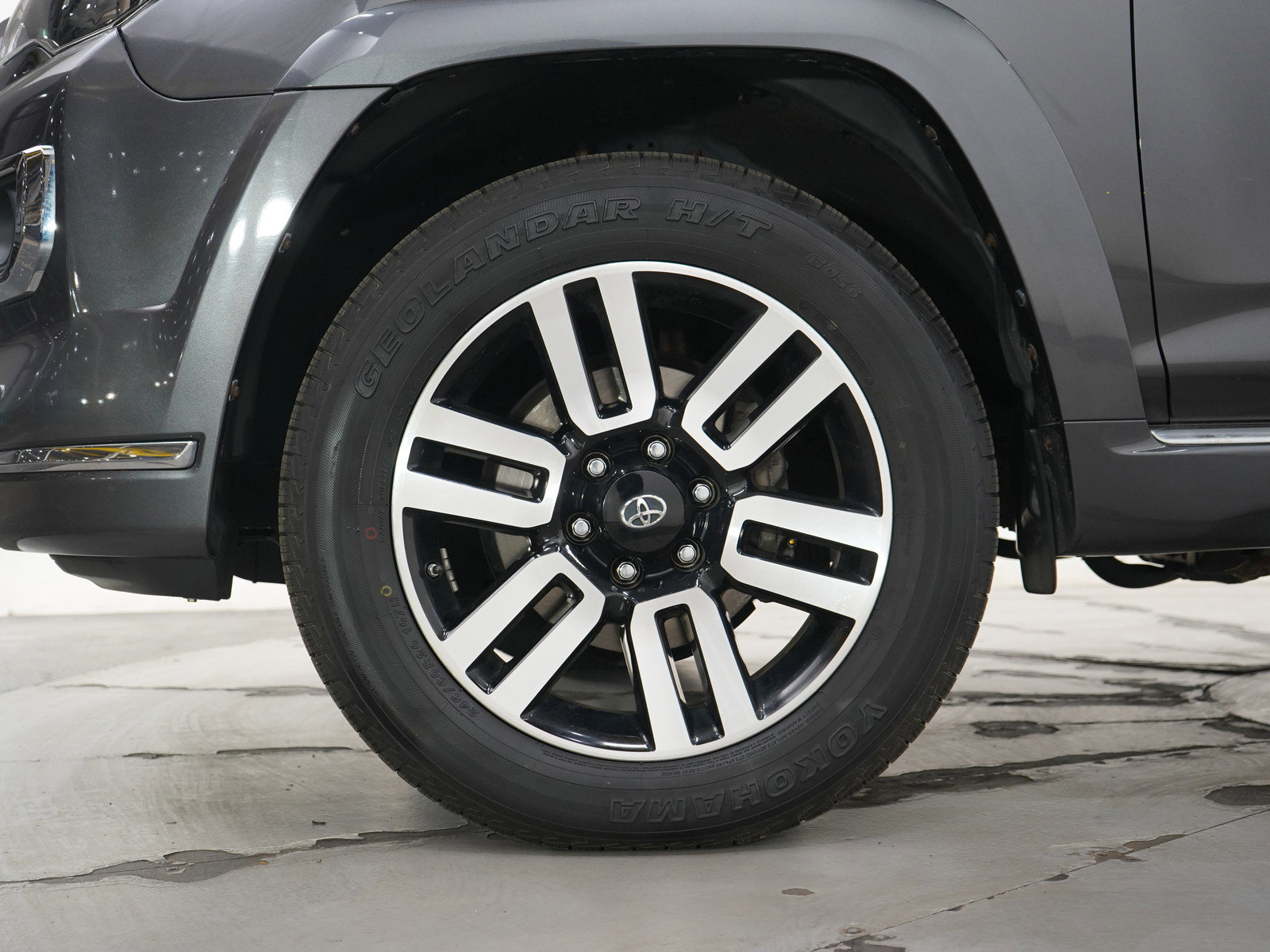 Used 2015 Toyota 4Runner Limited AWD/4WD image 31