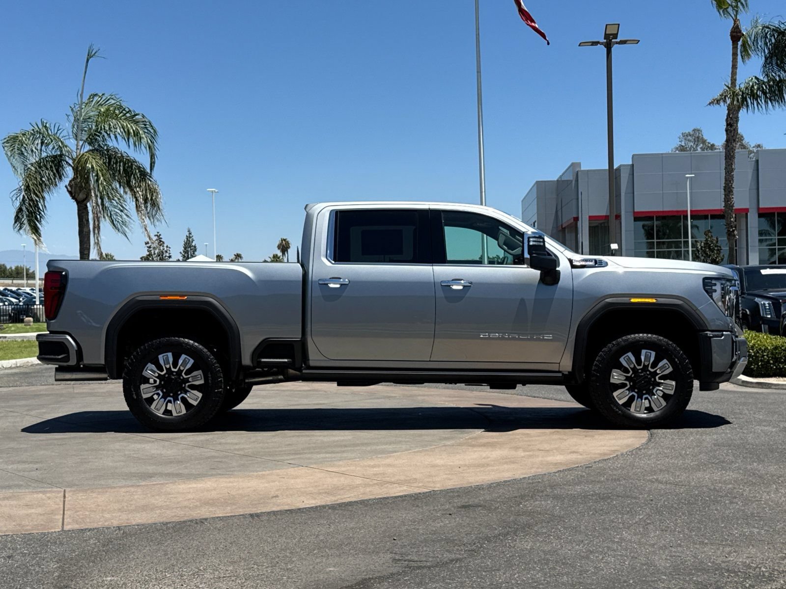 New 2026 GMC Sierra 3500 Denali w/ Denali Reserve Package AWD/4WD image 3