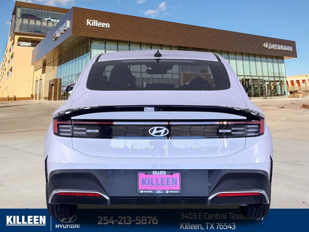 Used 2025 Hyundai Sonata SE image 8