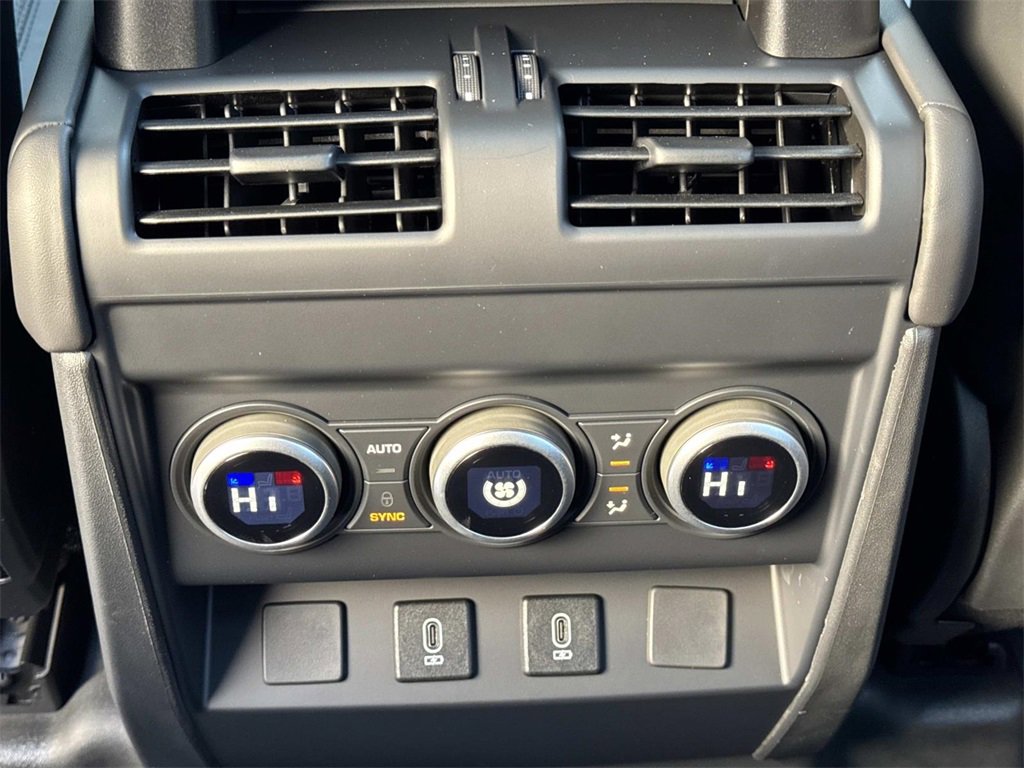 New 2026 Land Rover Defender 110 X-Dynamic SE image 14