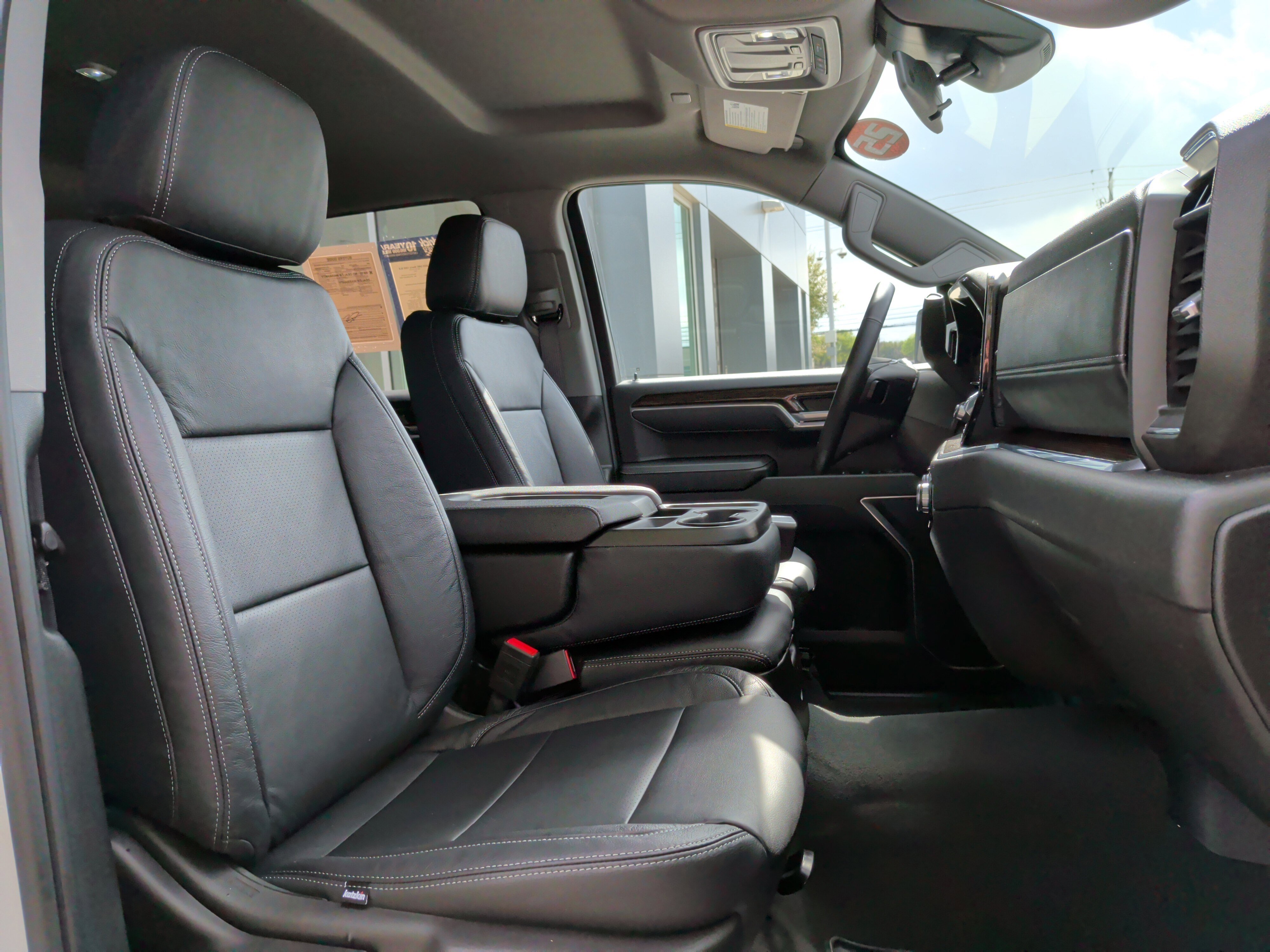 Used 2025 GMC Sierra 1500 SLE image 29