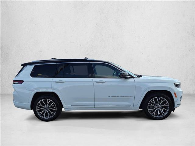 Used 2023 Jeep Grand Cherokee L Summit AWD/4WD image 4