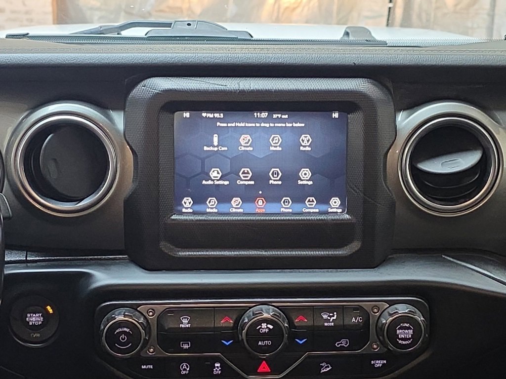 Used 2019 Jeep Wrangler Unlimited Sahara image 22