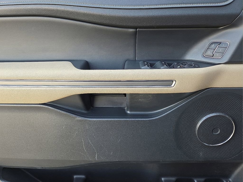 Used 2022 Ford Expedition Max XLT image 22