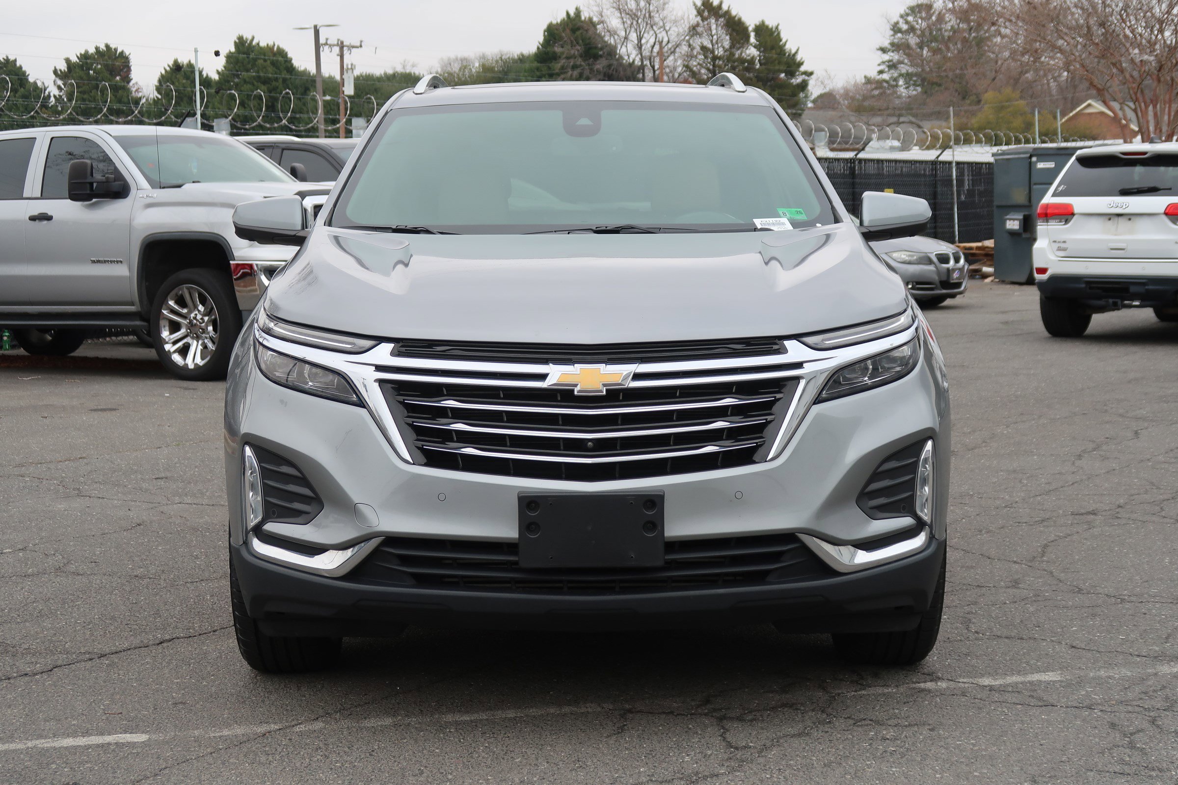 Used 2023 Chevrolet Equinox Premier image 3