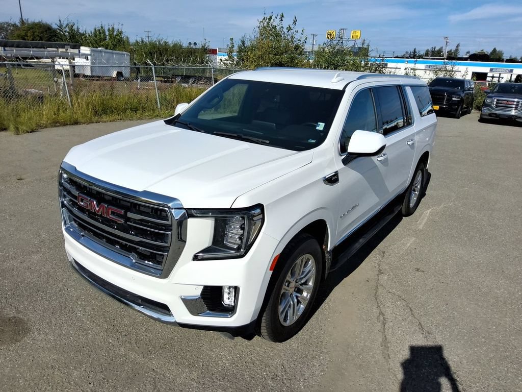 Used 2023 GMC Yukon XL SLT AWD/4WD image 1