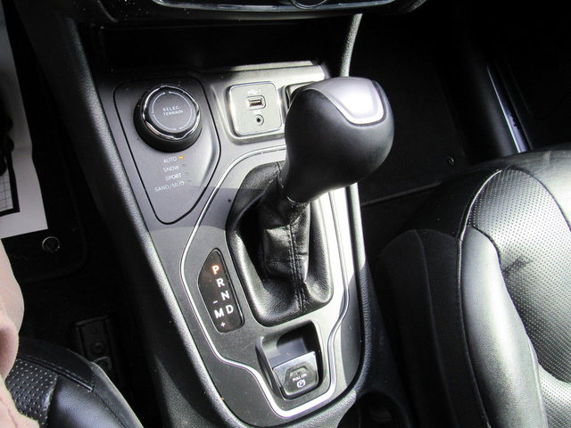 Used 2019 Jeep Cherokee High Altitude AWD/4WD image 33