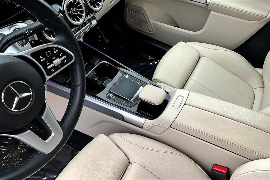 Used 2022 Mercedes-Benz GLB 250 4MATIC image 18