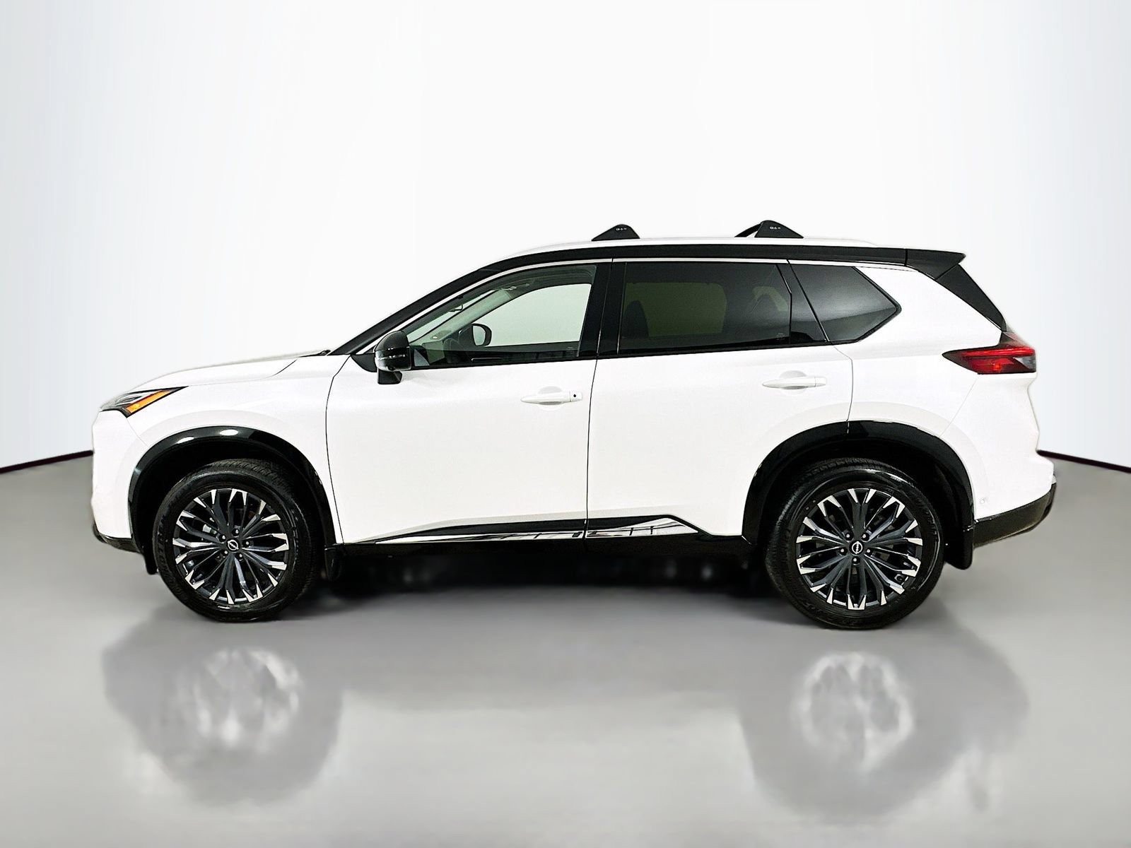 Used 2025 Nissan Rogue Platinum w/ Platinum Premium Package AWD/4WD image 8