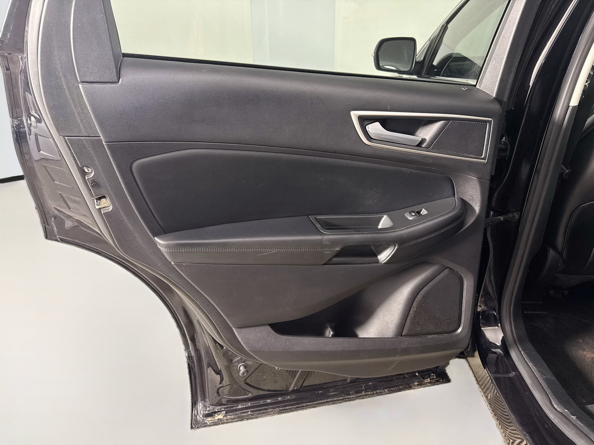 Used 2020 Ford Edge SEL w/ Convenience Package FWD image 26