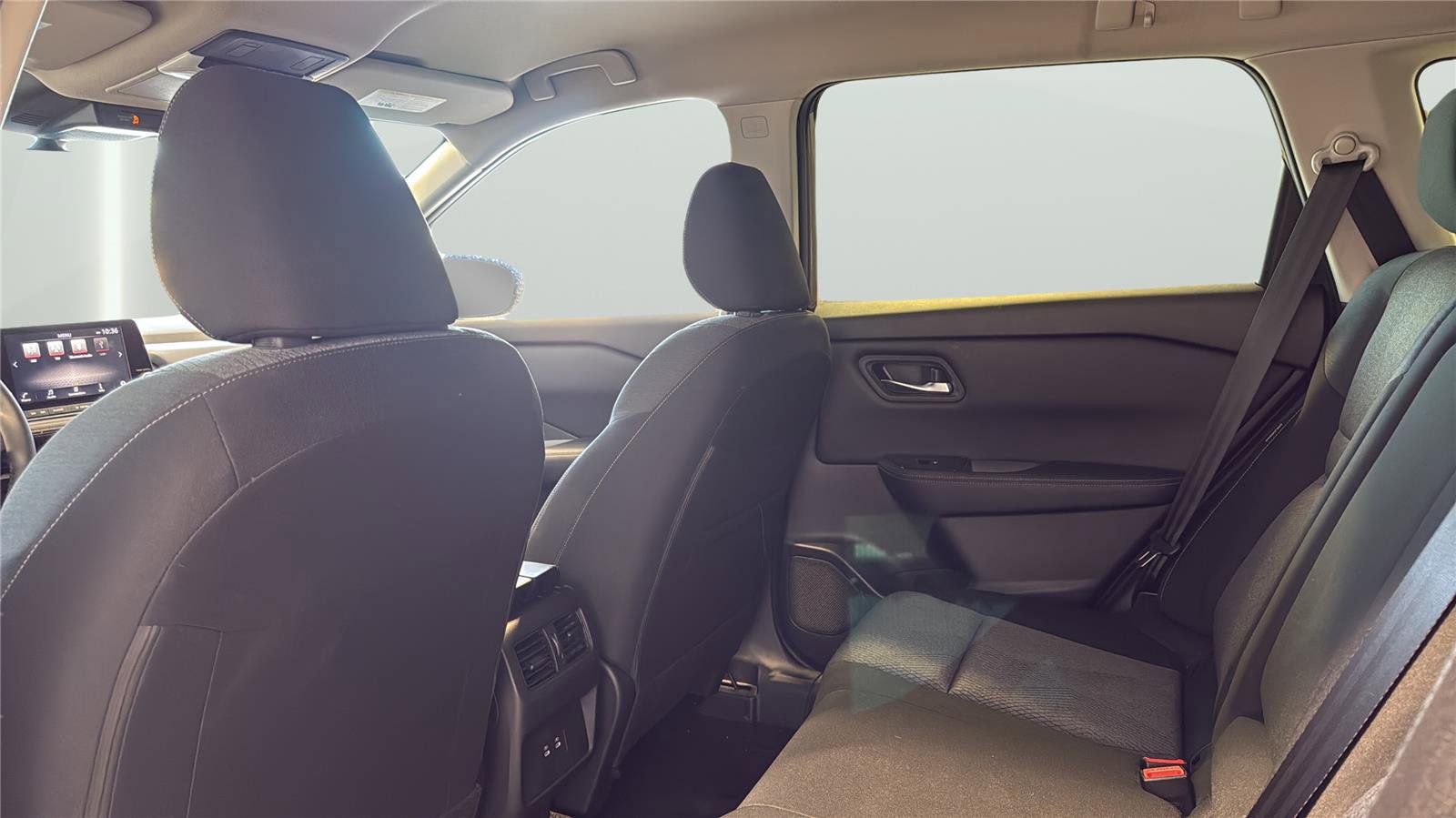 Used 2025 Nissan Rogue SV AWD/4WD image 16