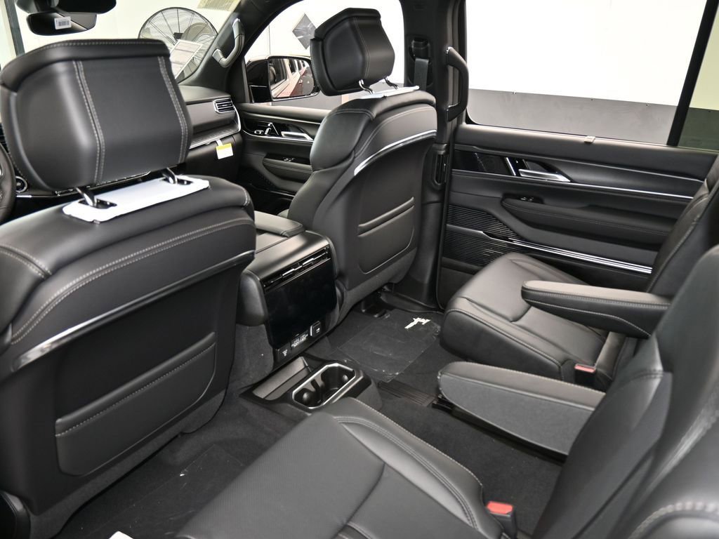 New 2026 Jeep Grand Wagoneer L Summit image 32