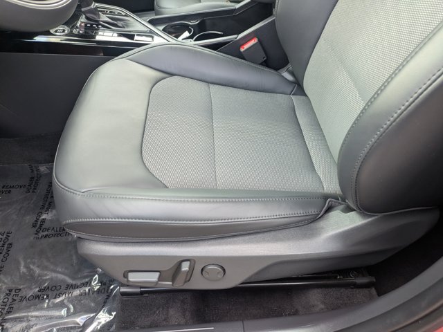 Used 2025 Kia Niro EX FWD image 19