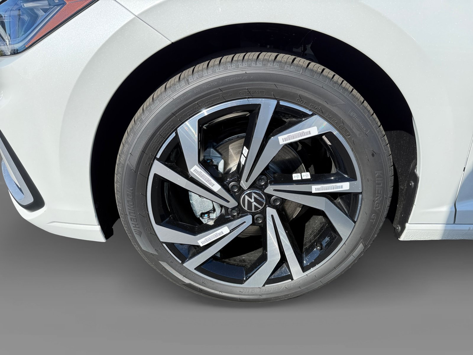 New 2027 Volkswagen Jetta SE FWD image 9