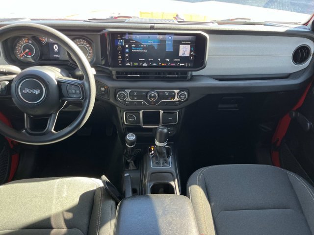 Used 2024 Jeep Gladiator Sport AWD/4WD image 16