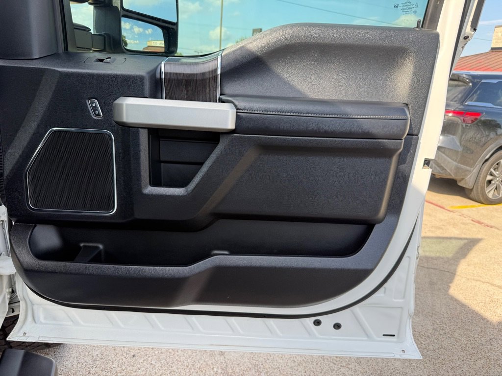 Used 2020 Ford F250 Lariat w/ Lariat Value Package image 25