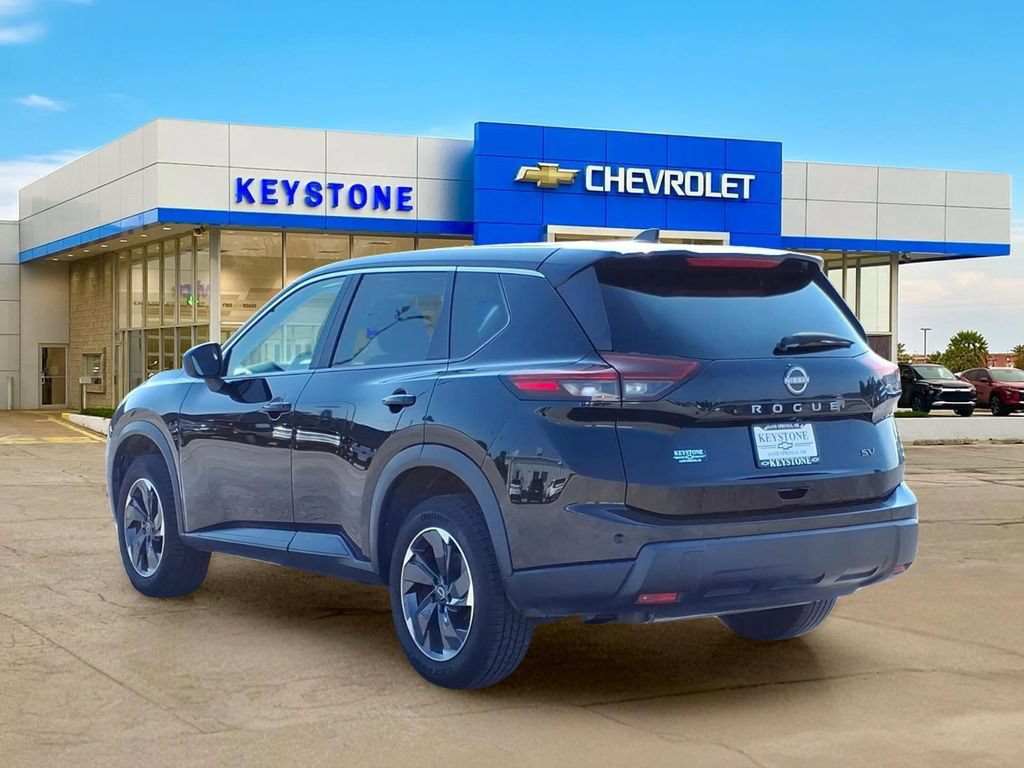 Used 2024 Nissan Rogue SV FWD image 5