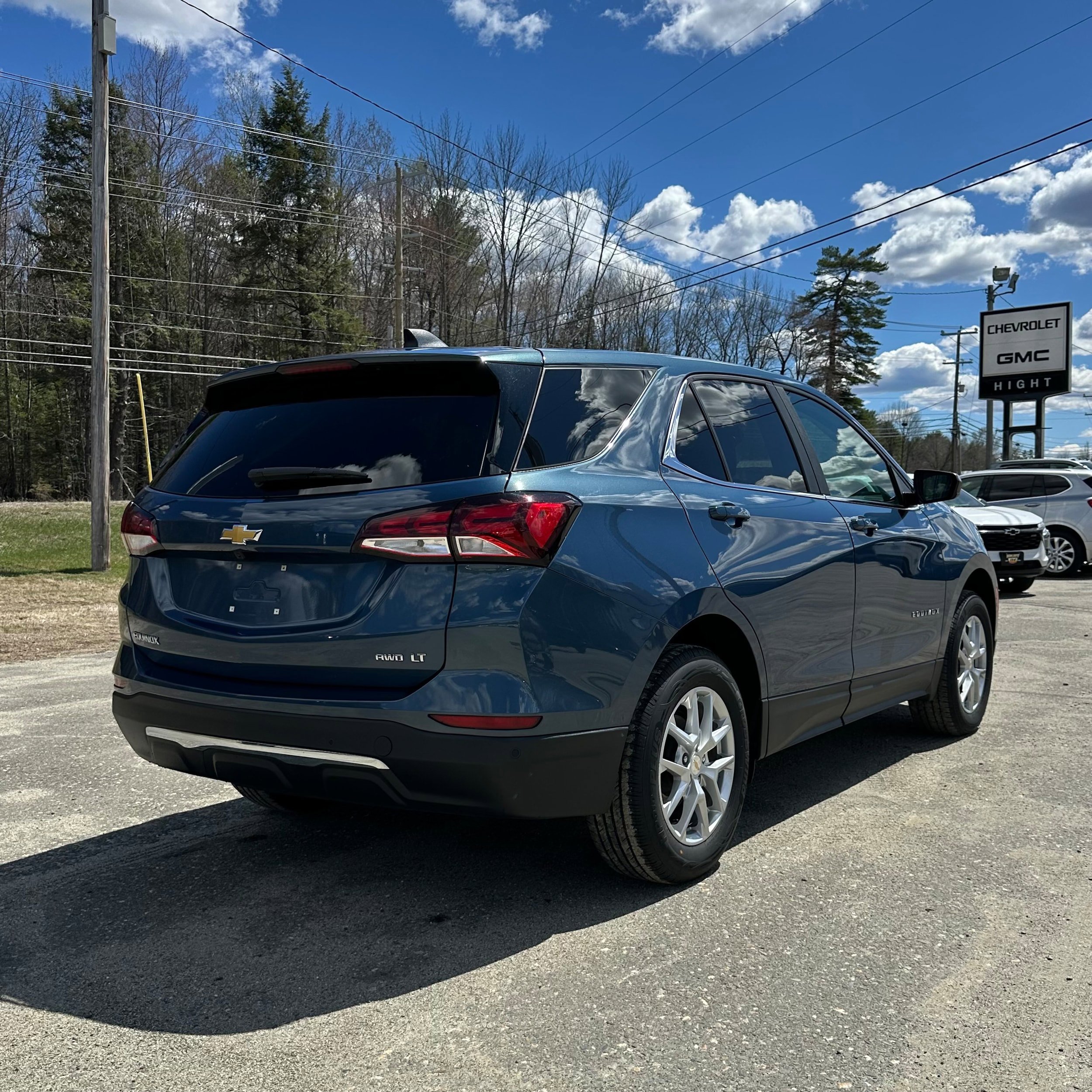 Used 2024 Chevrolet Equinox LT AWD/4WD image 3