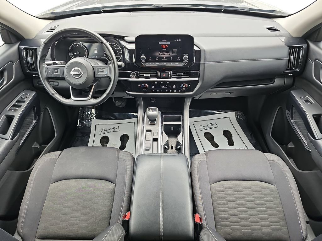 Used 2024 Nissan Pathfinder SV FWD image 12