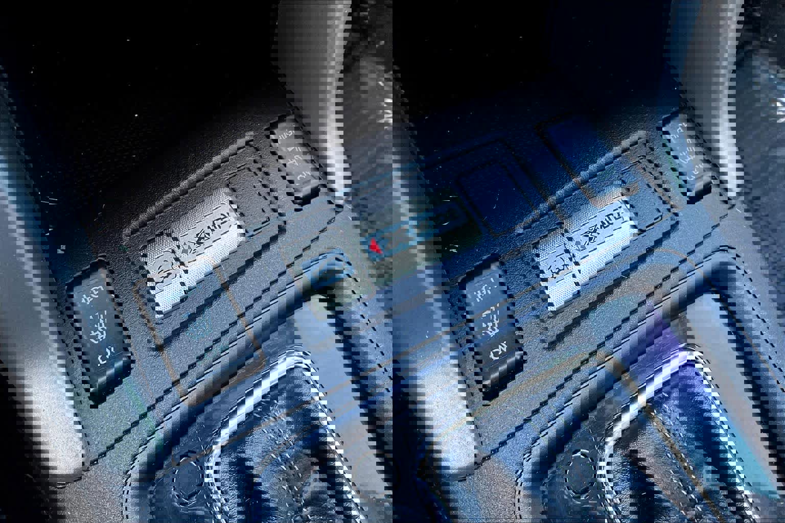 Used 2015 Subaru Forester 2.5i Touring w/ Eyesight & Navigation System image 35