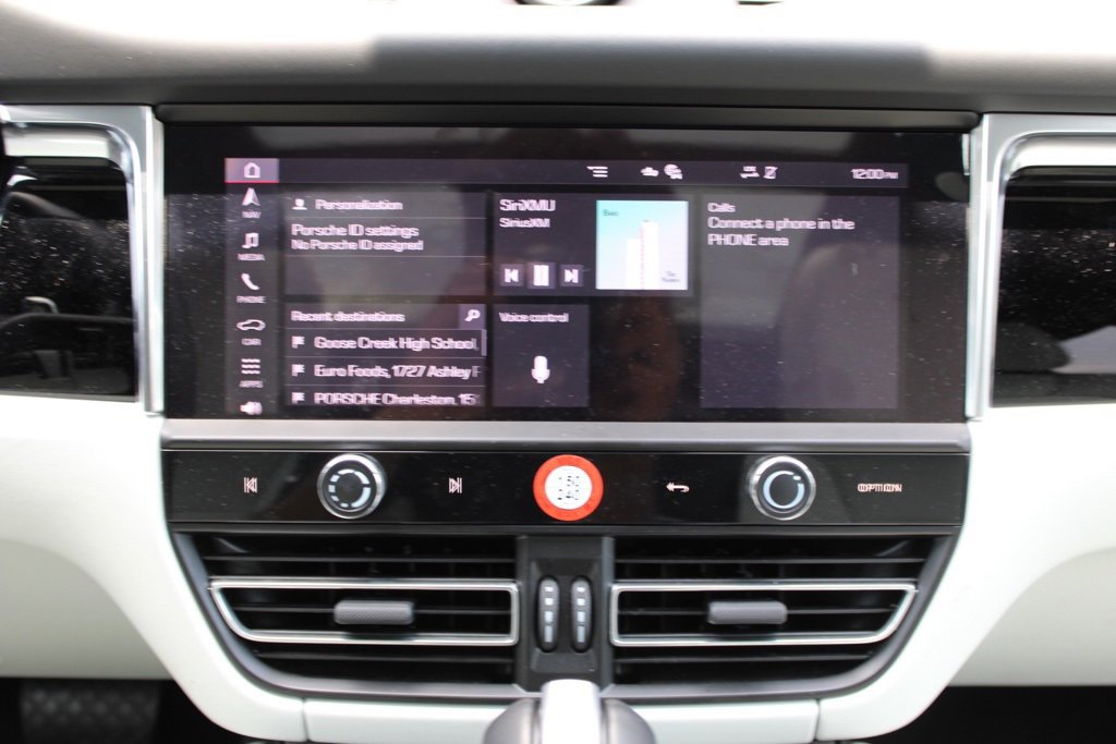 Used 2025 Porsche Macan image 22