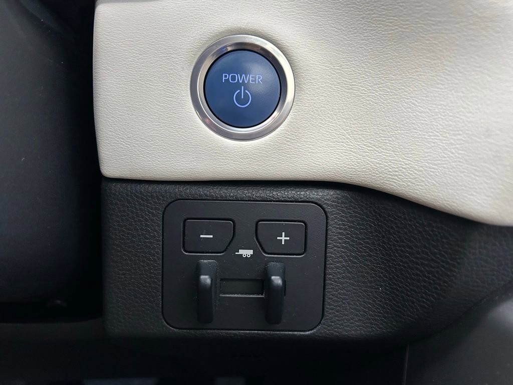 Used 2024 Toyota Sequoia Capstone image 31