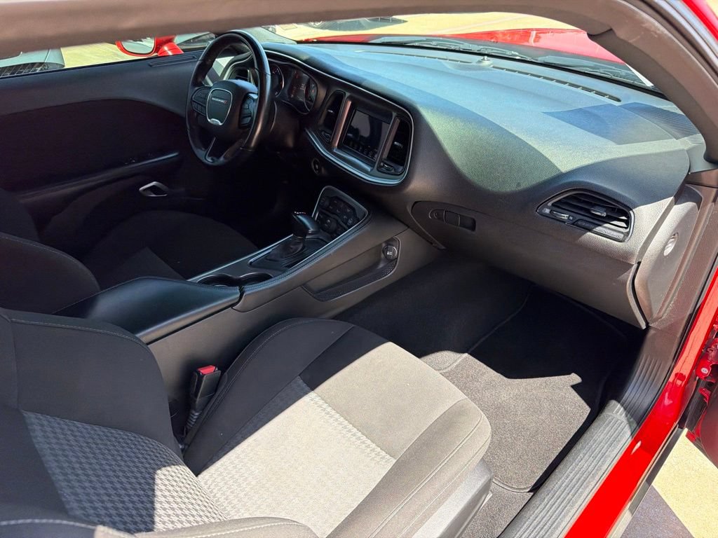 Used 2022 Dodge Challenger GT AWD/4WD image 18