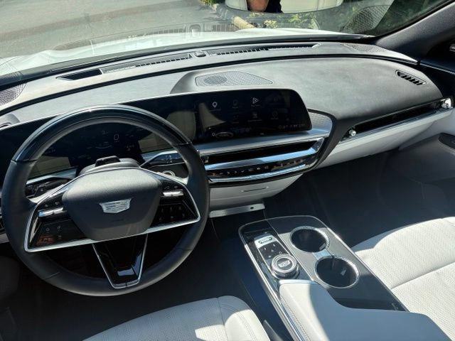 Certified 2024 Cadillac Lyriq Luxury AWD/4WD image 21