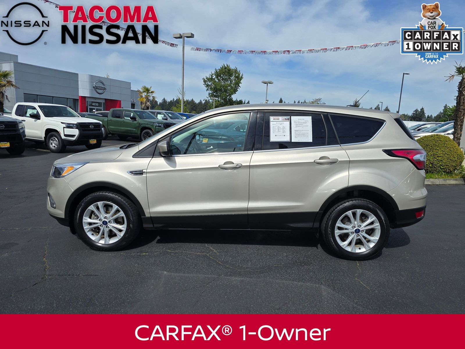 Used 2017 Ford Escape SE AWD/4WD image 2