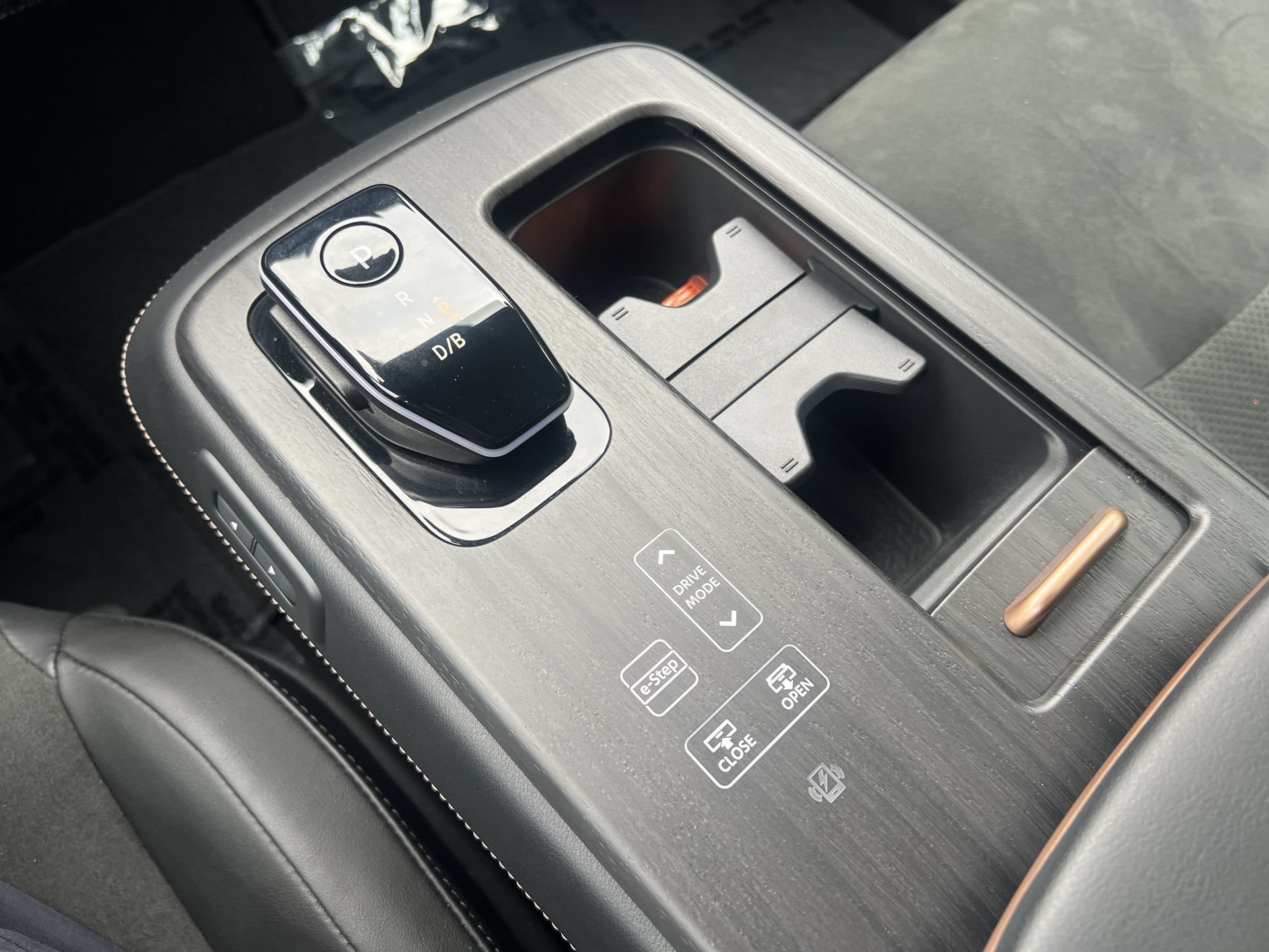 Certified 2024 Nissan Ariya FWD image 9