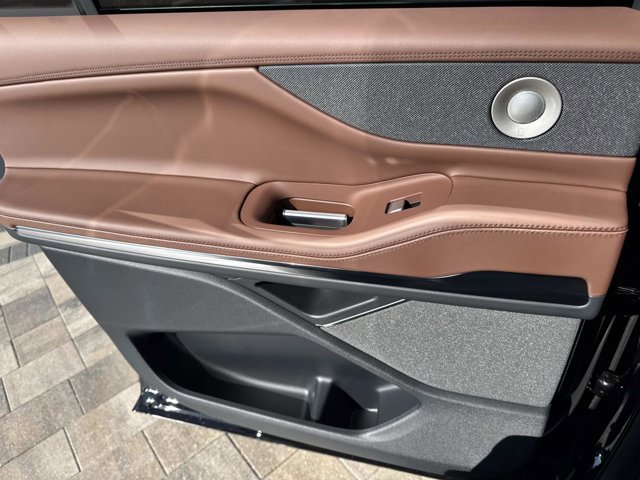 New 2025 Lincoln Navigator L Reserve image 15