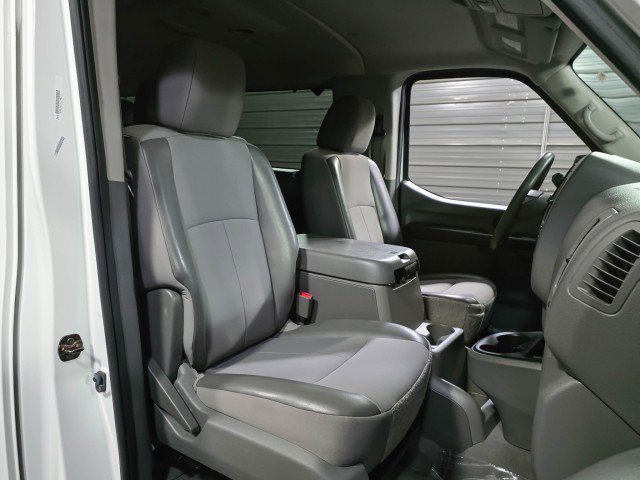 Used 2018 Nissan NV 3500 SV image 16