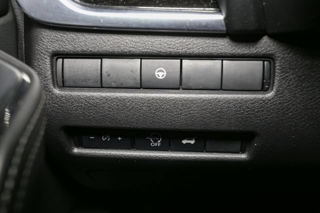 Used 2023 Nissan Rogue SL AWD/4WD image 33