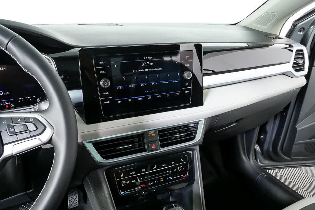 New 2026 Volkswagen Taos SE FWD image 12