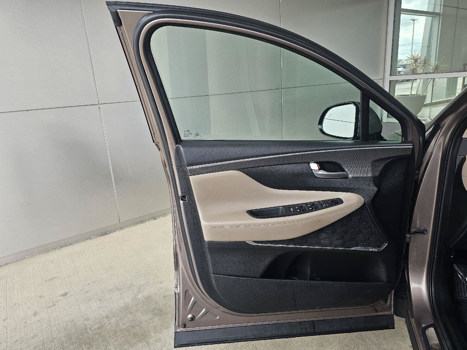 Used 2019 Hyundai Santa Fe Limited FWD image 18