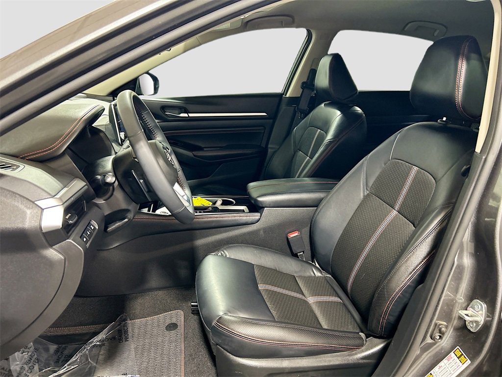 Used 2023 Nissan Altima 2.5 SR image 17