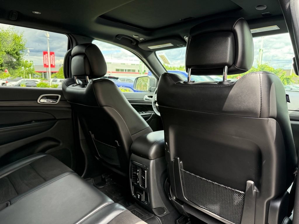 Used 2021 Jeep Grand Cherokee Laredo AWD/4WD image 19