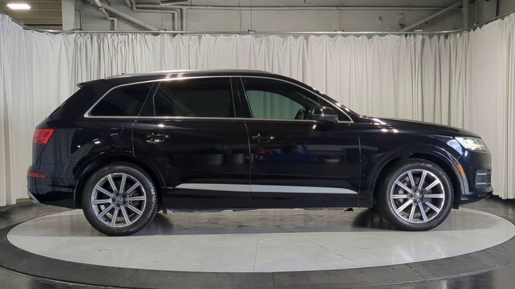 Used 2018 Audi Q7 3.0T Prestige AWD/4WD image 9